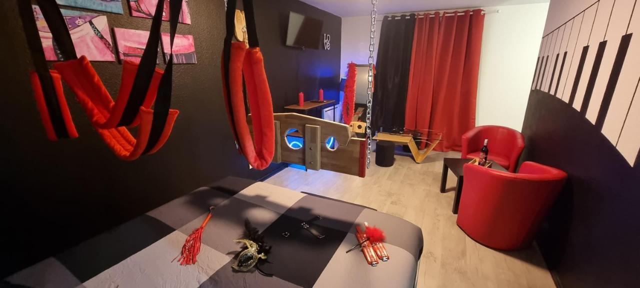 Le Coin Des Desirs Bdsm Apartment Strasbourg Exterior foto